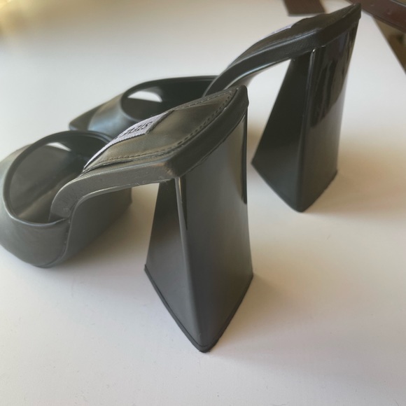 Steve Madden Mule /Slides Heels - Twists - Picture 3 of 7